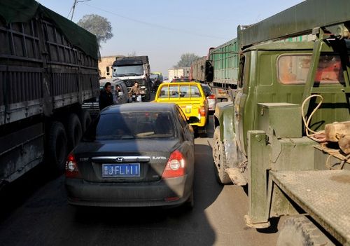 晋陕交界公路疏通一天后再次大规模堵车(图)