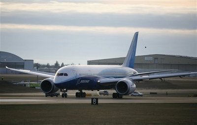 波音787喷气客机最早将于15日进行首次试飞