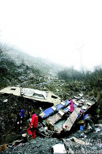 图为:事故现场。荆楚网 图