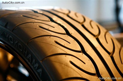 时刻注意你的脚下！高性能运动轮胎详解 汽车之家