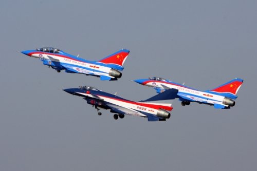 2010珠海航展呈三大亮点 歼10上演"唯我独尊"