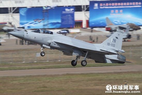 巴空军派131人赴珠海 枭龙战机将每天表演1场