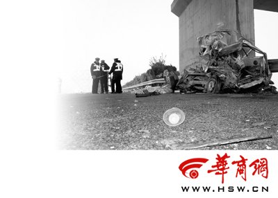 一家人平安夜赴婚礼途中遭车祸 7死2伤(图)