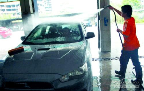 沙尘暴过后洗车要注意 别让爱车受委屈