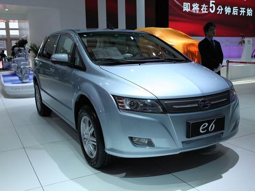 比亚迪E6北京车展现场图