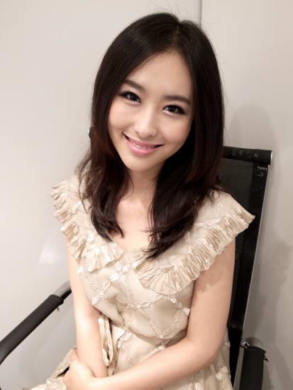 在北京车展上引起巨大轰动,被誉为中国第一车模的翟凌(兽兽),有望出现在深港澳国际车展 在北京车展上引起巨大轰动,被誉为中国第一车模的翟凌(兽兽),有望出现在深港澳国际车展