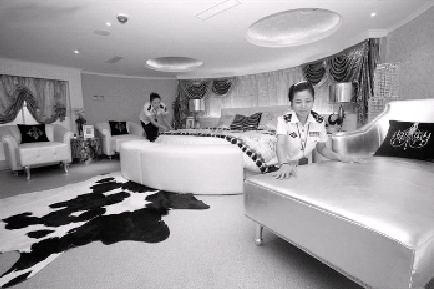 全球首家航母酒店开张