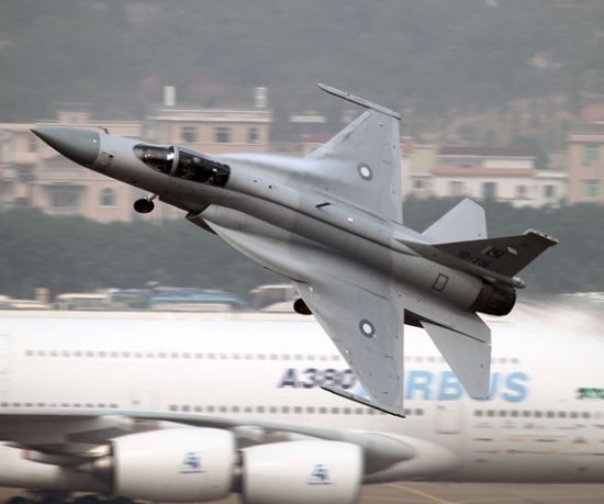 资料图:巴基斯坦空军装备的枭龙轻型战斗机